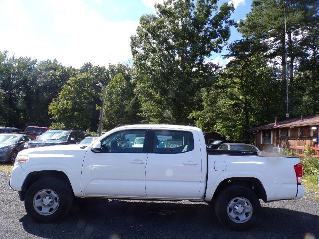 2017 Toyota Tacoma Image 7