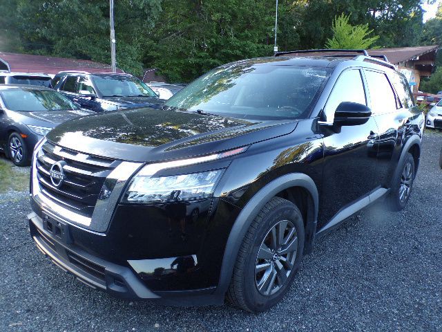 2022 Nissan Pathfinder Image 1