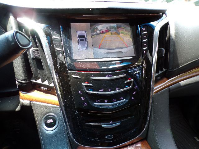 2016 Cadillac Escalade Image 20