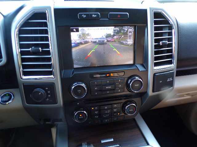 2015 Ford F-150 Image 18