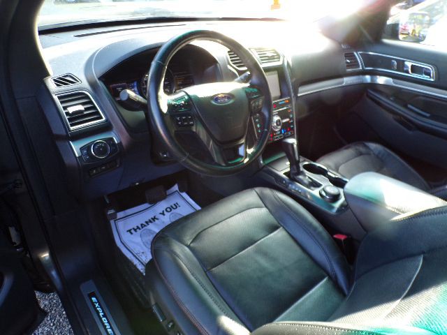 2016 Ford Explorer Image 8