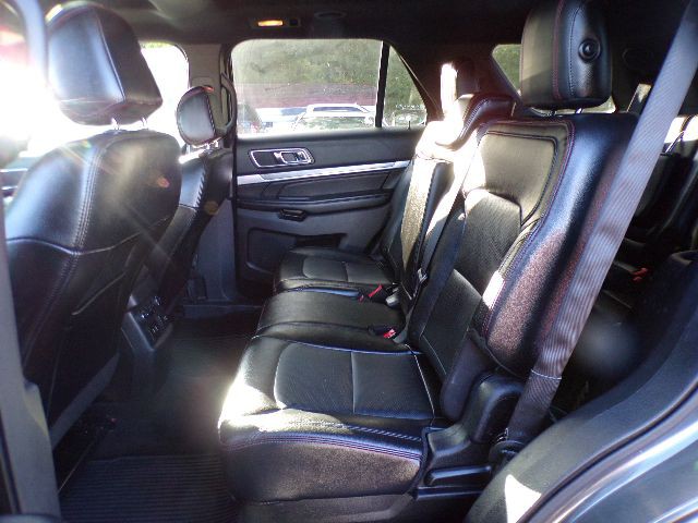 2016 Ford Explorer Image 12