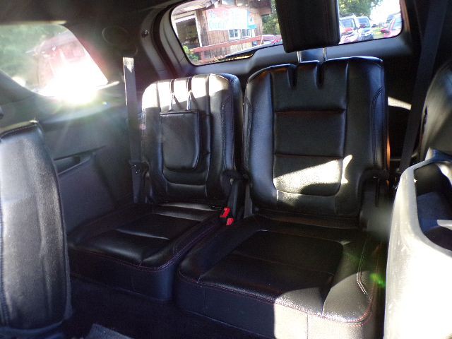 2016 Ford Explorer Image 13