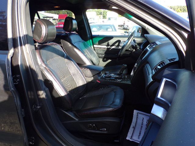 2016 Ford Explorer Image 17