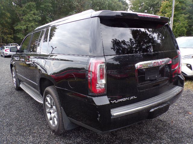 2015 GMC Yukon Image 6