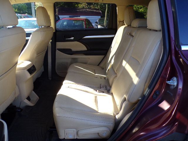 2014 Toyota Highlander Image 10