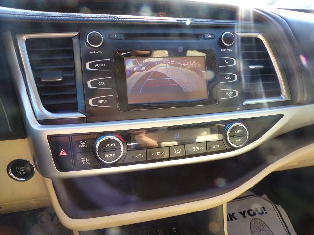 2014 Toyota Highlander Image 16