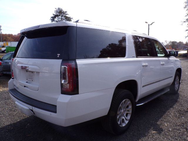 2018 GMC Yukon Image 4