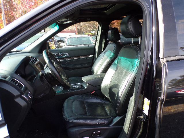 2016 Ford Explorer Image 8