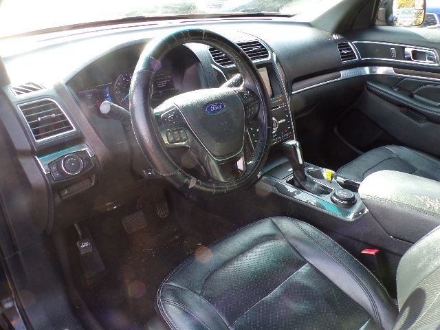 2016 Ford Explorer Image 9