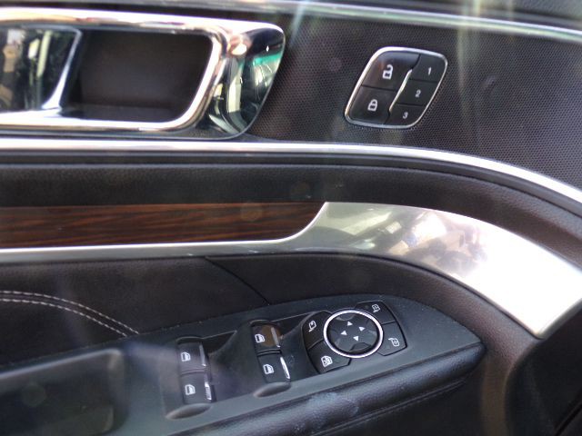2016 Ford Explorer Image 10