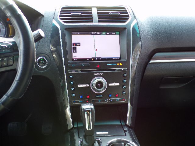 2016 Ford Explorer Image 15