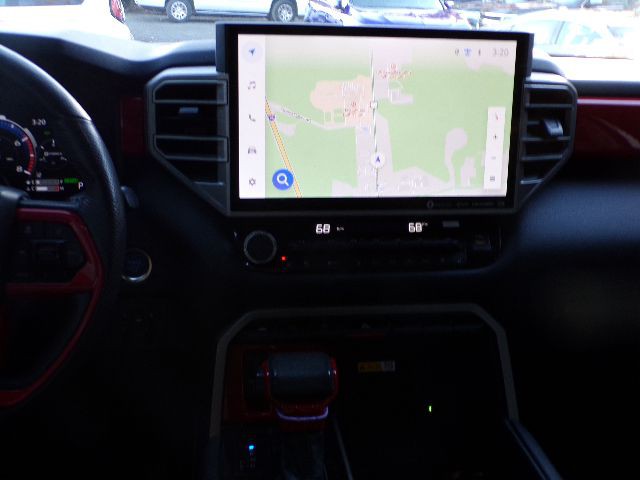 2022 Toyota Tundra Image 10