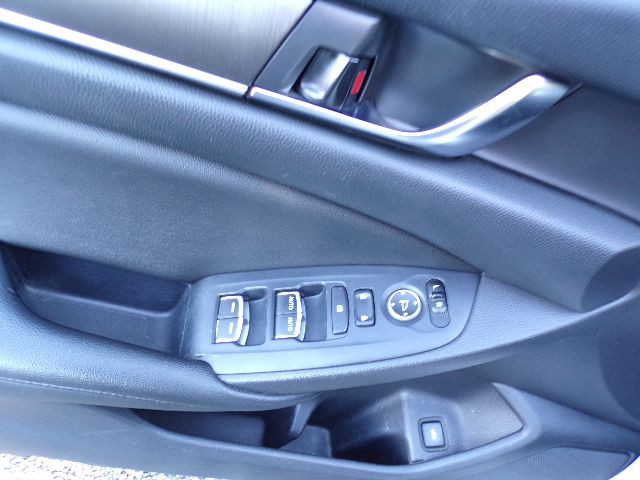 2020 Honda Accord Image 10