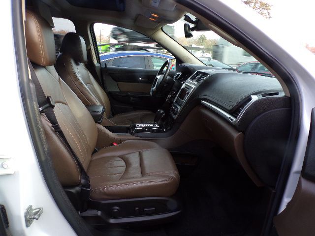 2017 GMC Acadia Image 16