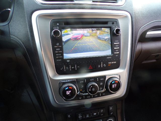 2017 GMC Acadia Image 18