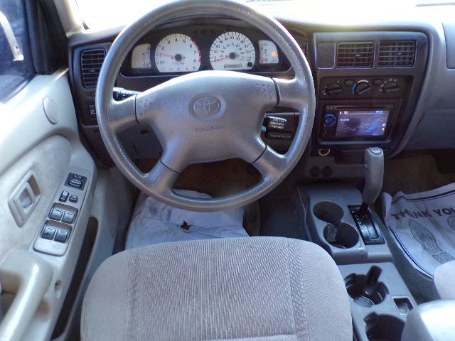 2002 Toyota Tacoma Image 10