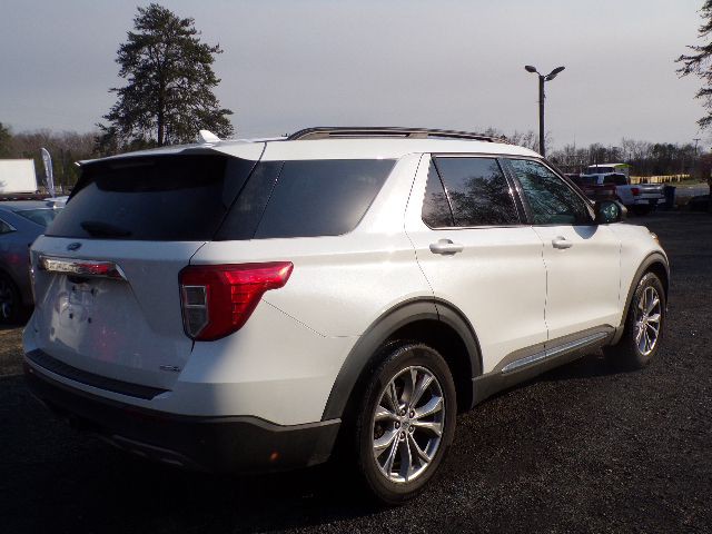 2020 Ford Explorer Image 4