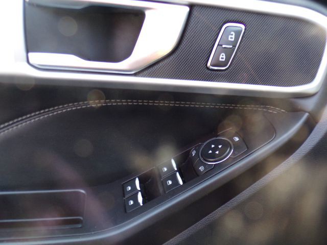 2020 Ford Explorer Image 9