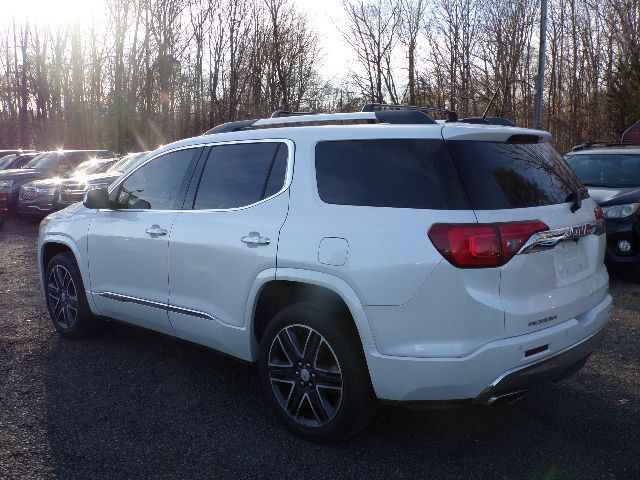 2017 GMC Acadia Image 6