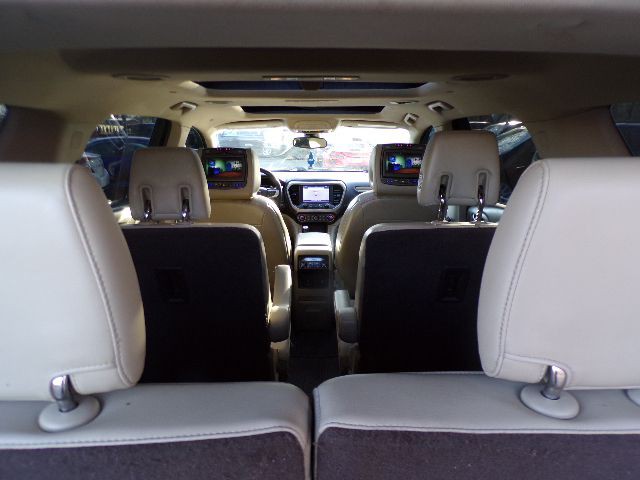 2017 GMC Acadia Image 14