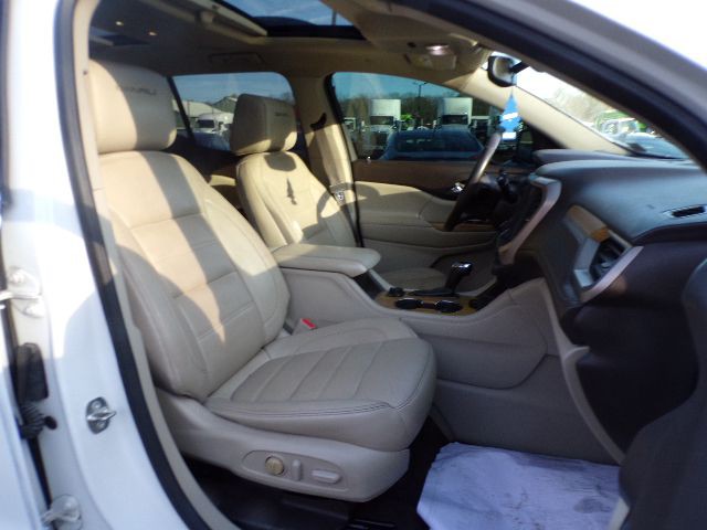 2017 GMC Acadia Image 16