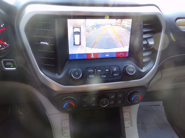 2017 GMC Acadia Image 17