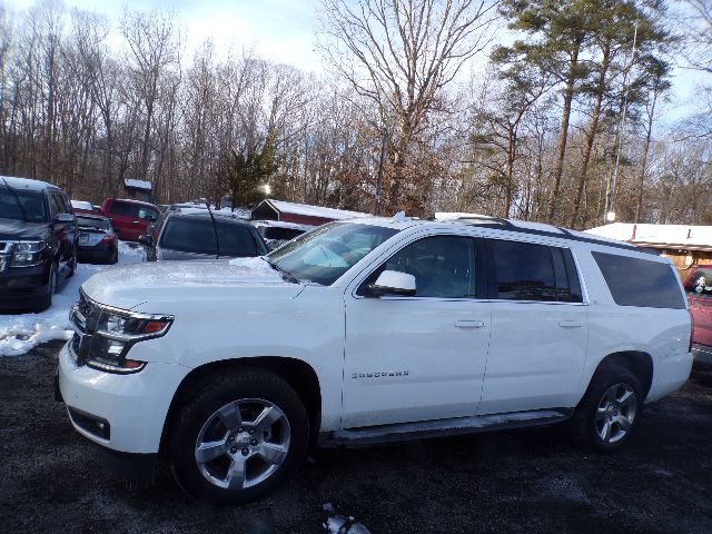 2017 Chevrolet Suburban Image 7