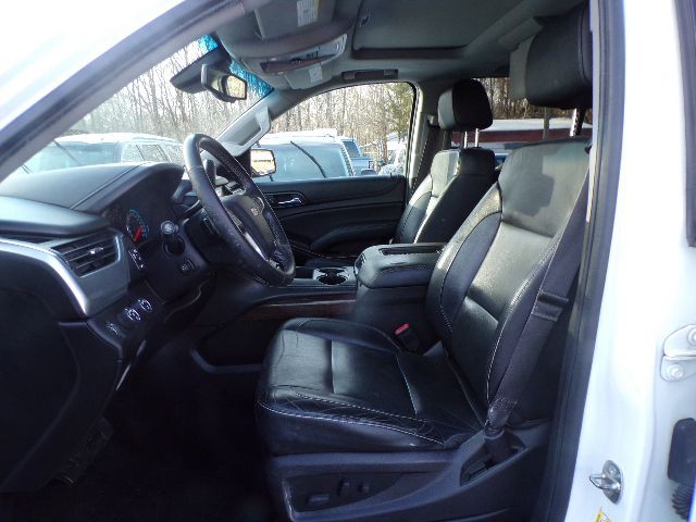 2017 Chevrolet Suburban Image 11