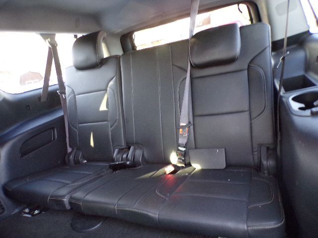 2017 Chevrolet Suburban Image 13
