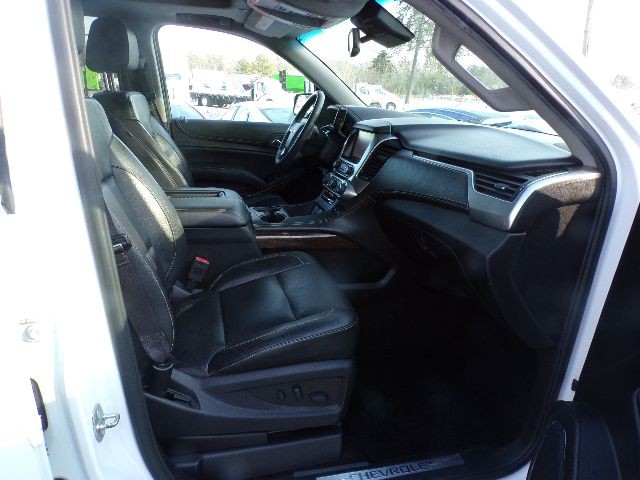 2017 Chevrolet Suburban Image 17