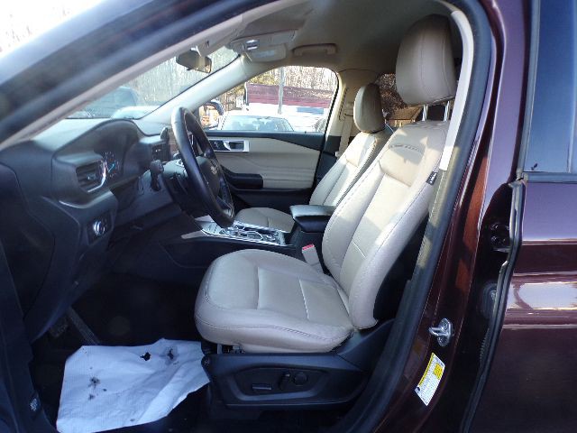 2020 Ford Explorer Image 8