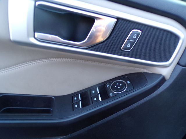 2020 Ford Explorer Image 9