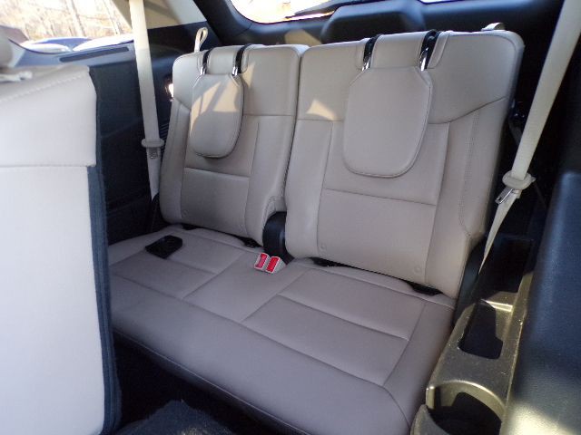 2020 Ford Explorer Image 12