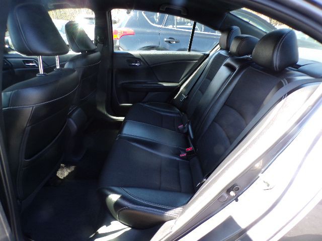 2017 Honda Accord Image 11