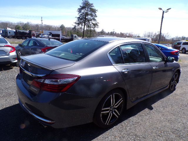 2017 Honda Accord Image 5
