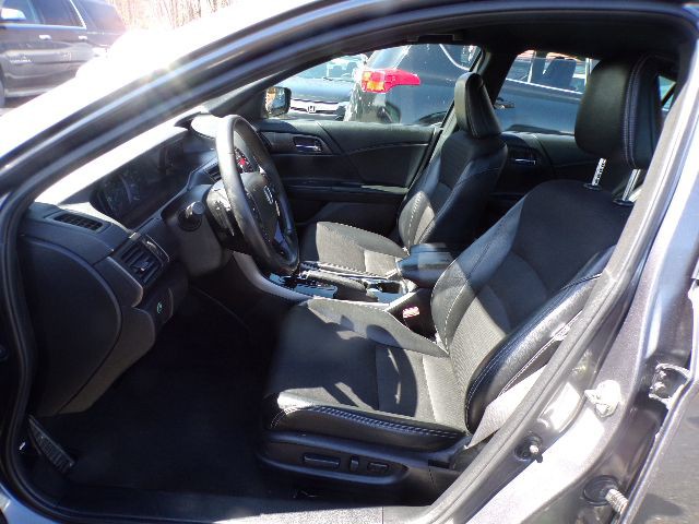 2017 Honda Accord Image 10