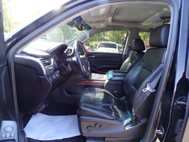 2016 Chevrolet Suburban Image 11