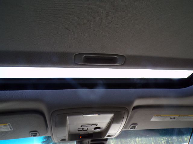 2016 Chevrolet Suburban Image 16