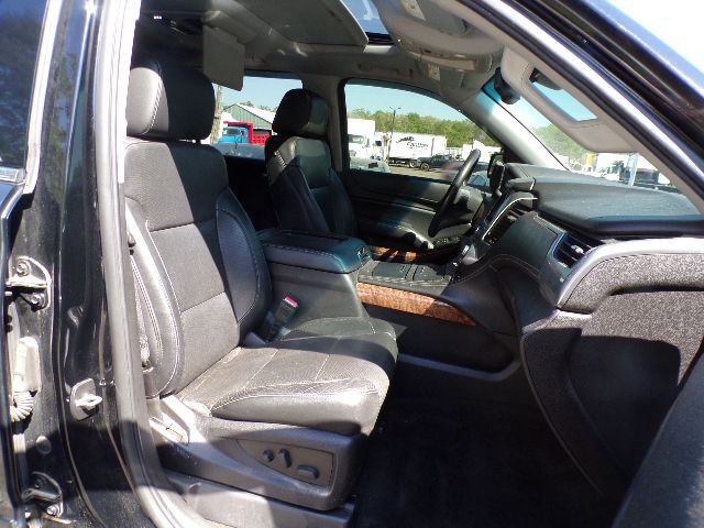 2016 Chevrolet Suburban Image 19