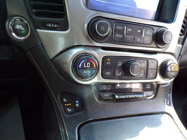 2016 Chevrolet Suburban Image 22