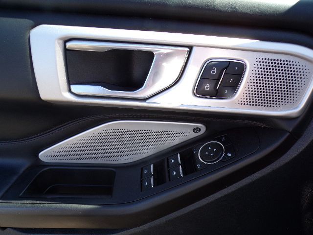 2020 Ford Explorer Image 9