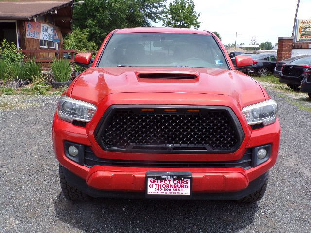 2017 Toyota Tacoma Image 2
