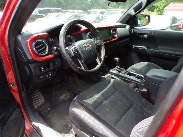 2017 Toyota Tacoma Image 7