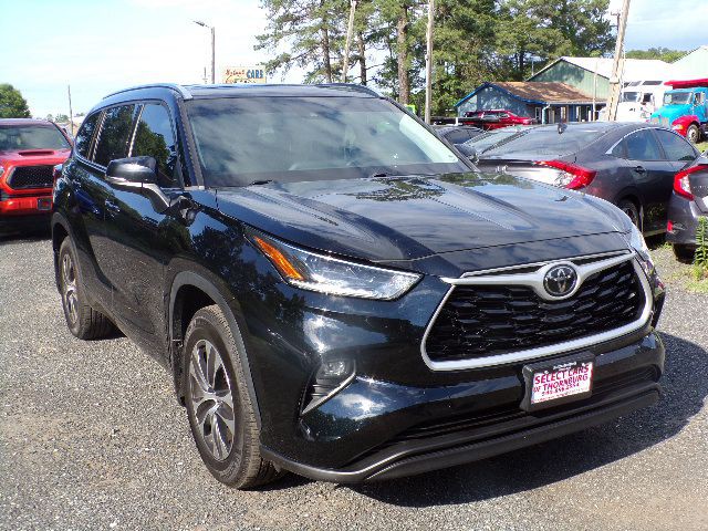 2021 Toyota Highlander Image 1