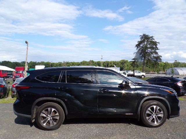 2021 Toyota Highlander Image 8