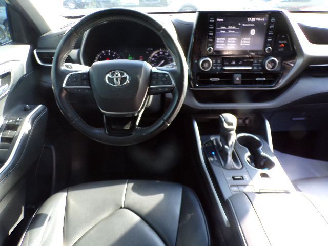 2021 Toyota Highlander Image 18