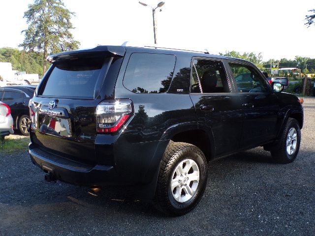 2016 Toyota 4Runner Image 4