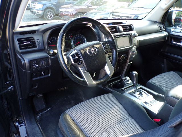 2016 Toyota 4Runner Image 8