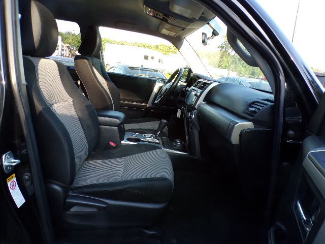 2016 Toyota 4Runner Image 15